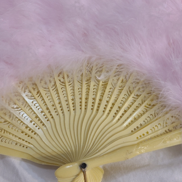 Vintage Fluffy Pink Feather Hand Fan. - Picture 2 of 10